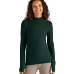 Featherweight Moving On Pullover
